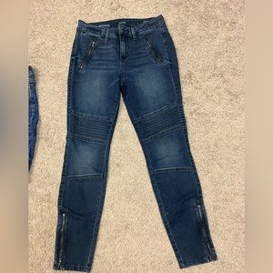 Women a.n.a jeans . NWOUT Tag